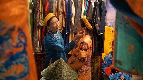 Sắm áo dài đón Xuân