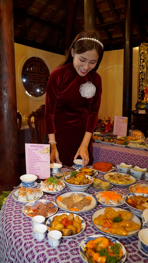 Trưng bày mâm cỗ ngày Tết