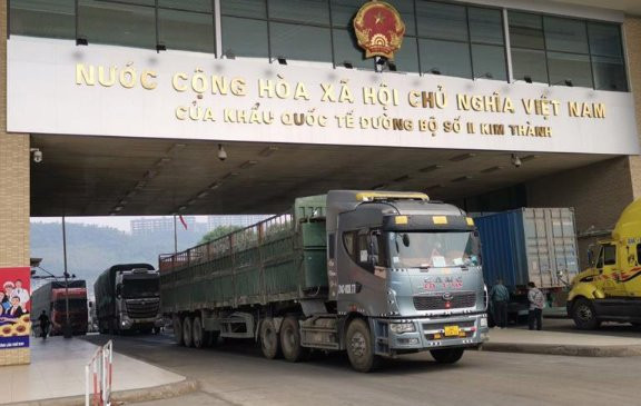 Khôi phục thông quan trái cây tươi tại cửa khẩu Kim Thành II 