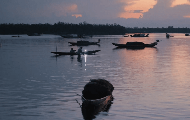 Chợ nổi trên phá Tam Giang