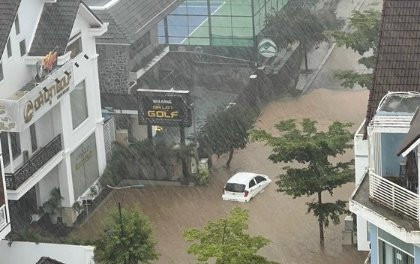 Mưa lớn khiến Đà Lạt ngập nặng