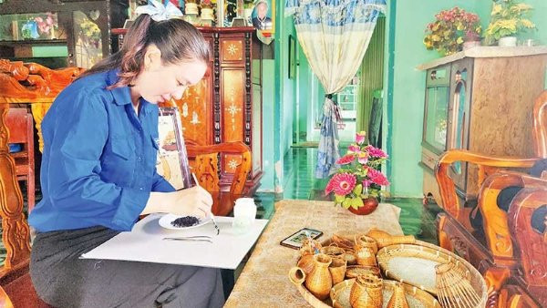 Người vẽ quê hương bằng hạt gạo 
