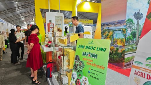 Đủ loại sâm ngọc linh, đông trùng hạ thảo tại hội chợ nông nghiệp TP.HCM