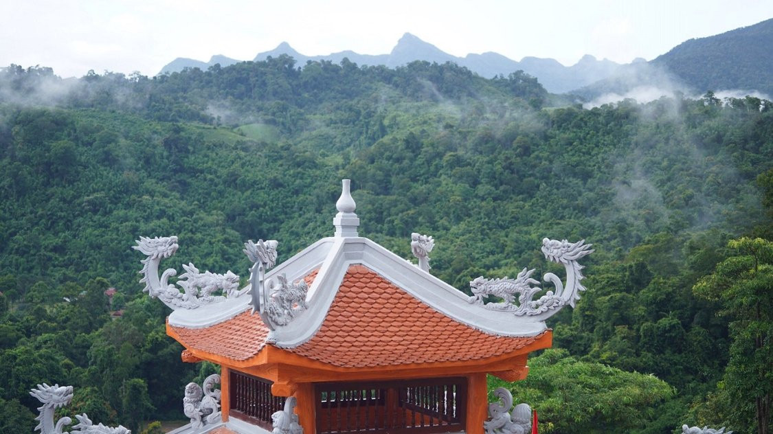 An vị tượng Bác Hồ tại Đền tưởng niệm liệt sĩ Trường Sơn - Đường 20 Quyết Thắng, trọng điểm Cà Roòng - ATP