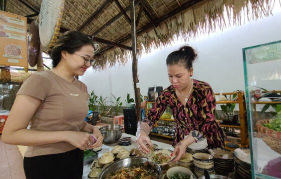 Trở về tuổi thơ với ẩm thực “Chợ quê” ở phố núi 