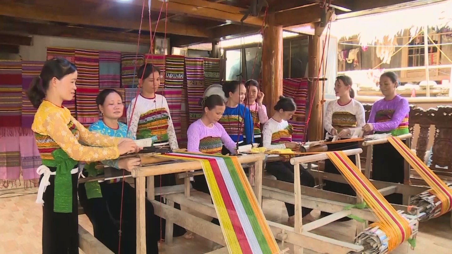 Video | Bảo tồn, phát triển nghề dệt thổ cẩm gắn với du lịch ở miền núi xứ Thanh 