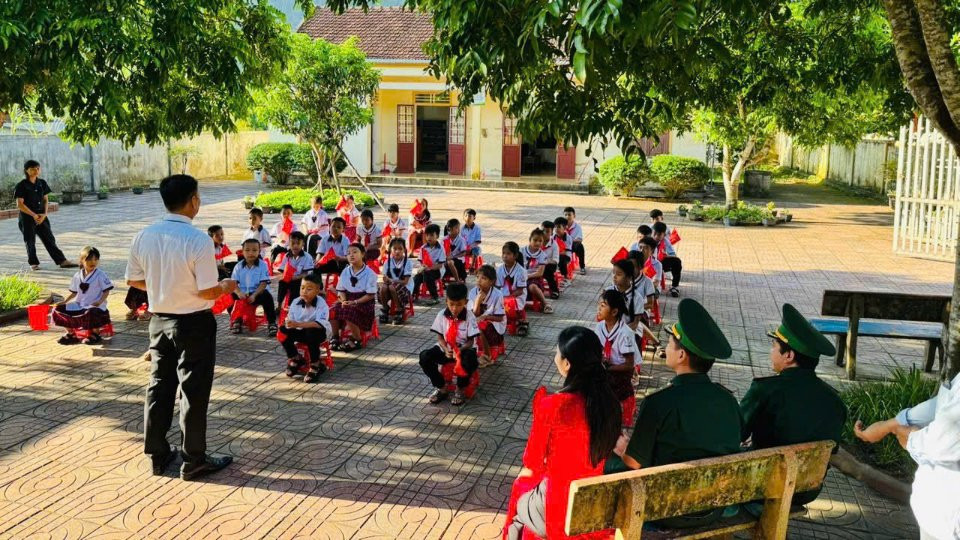 Khai giảng ở điểm trường có 34 học sinh