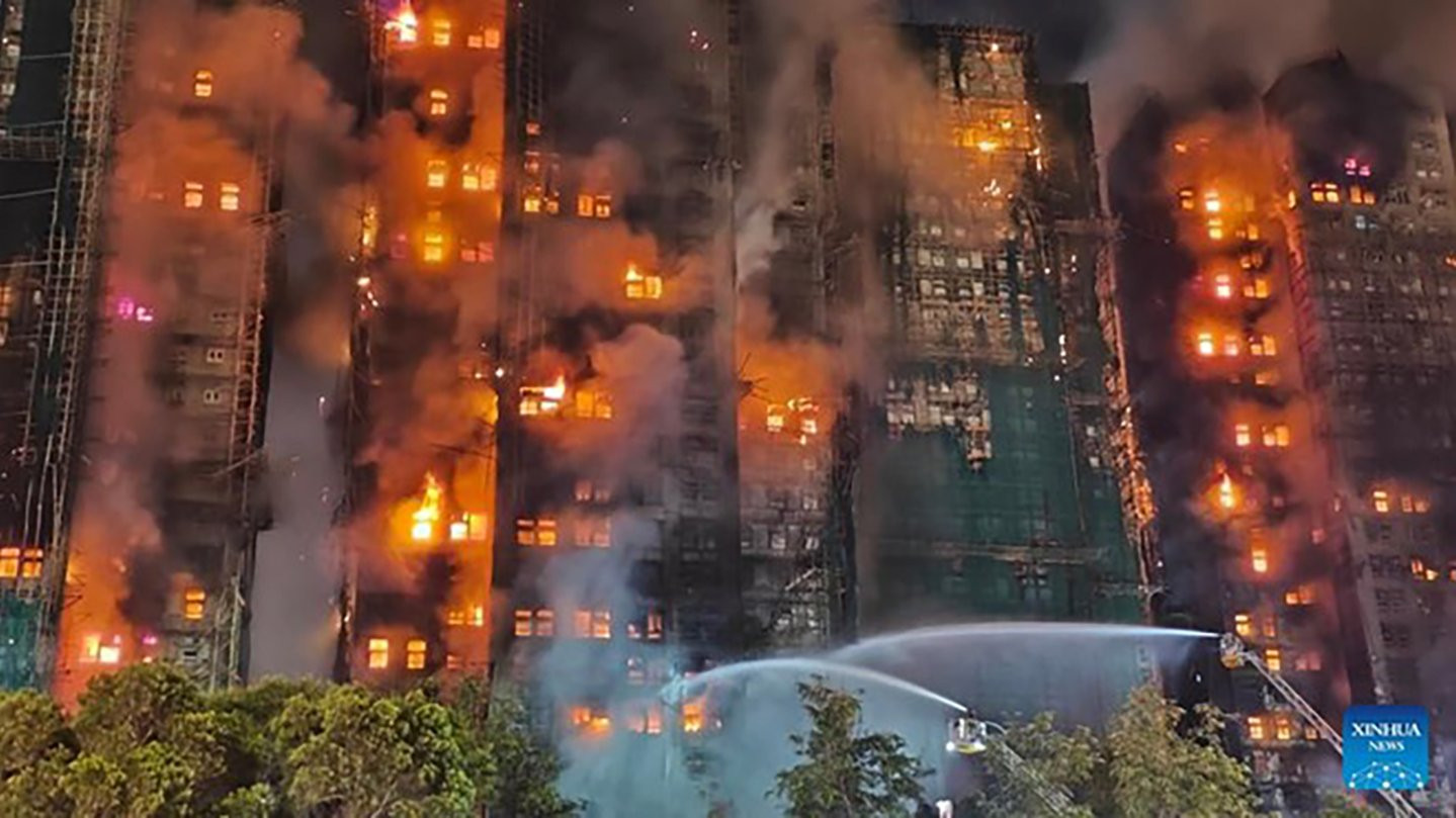 Ít nhất 44 người chết, hàng trăm người mất tích, Hong Kong bắt giử lãnh đạo công ty thi công sau thảm họa cháy chung cư