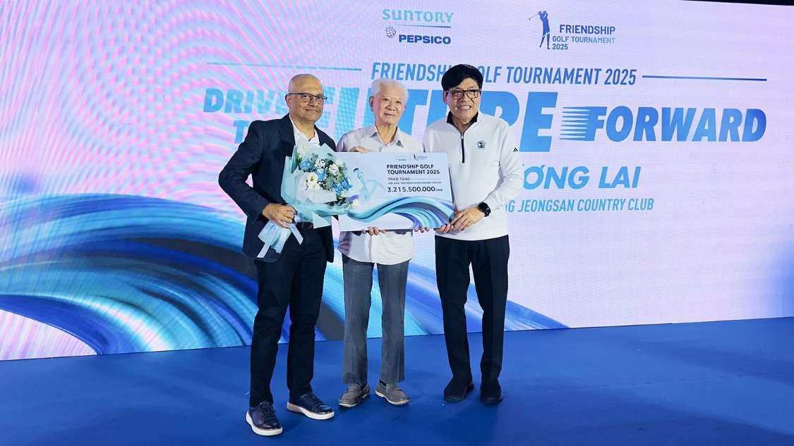 Hơn 3,2 tỷ đồng ‘tiếp sức’ bệnh nhi ung thư từ giải golf hữu nghị Suntory PepsiCo lần thứ 22