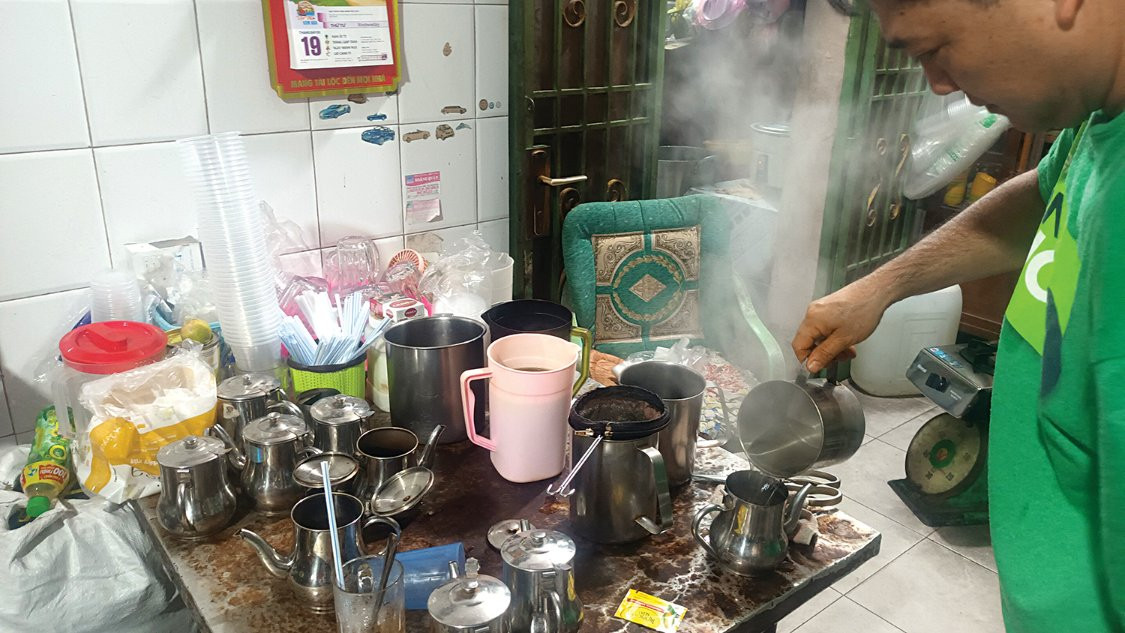 Sương vàng ở cà phê ông Chệt 