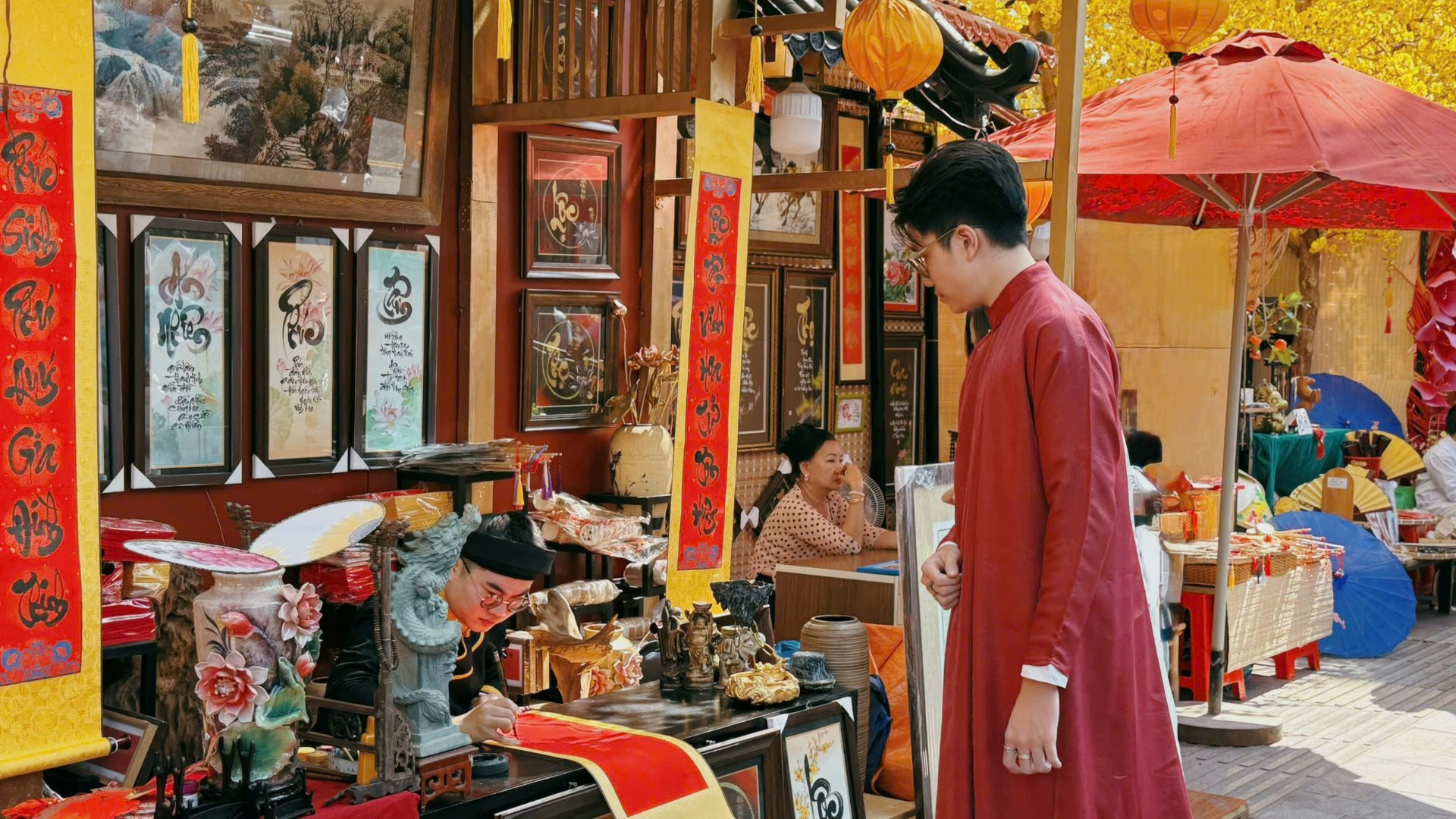 Tết xưa ‘trên phố đông người qua’