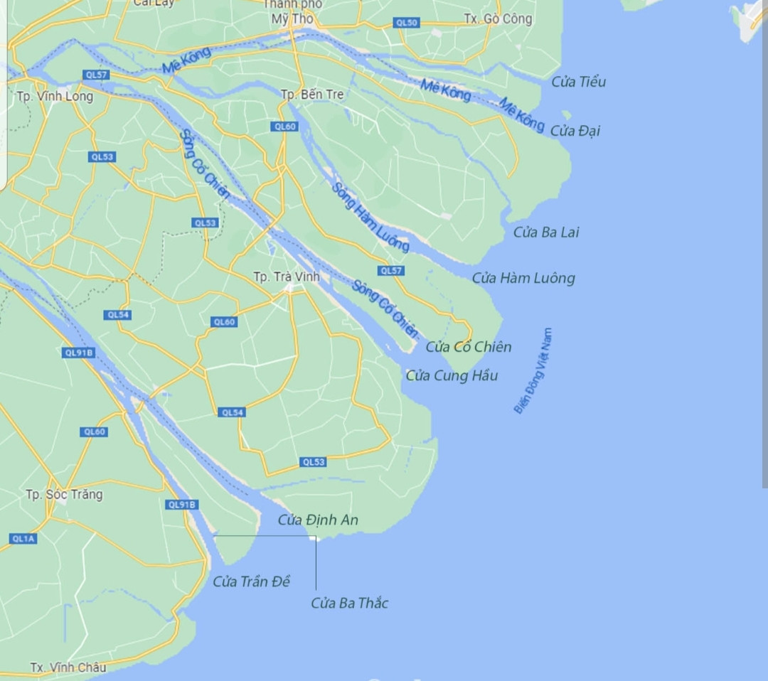 Khi chảy vào lãnh thổ Việt Nam, sông Mekong chia làm hai nhánh sông Tiền, sông Hậu và đổ ra biển qua 9 cửa.