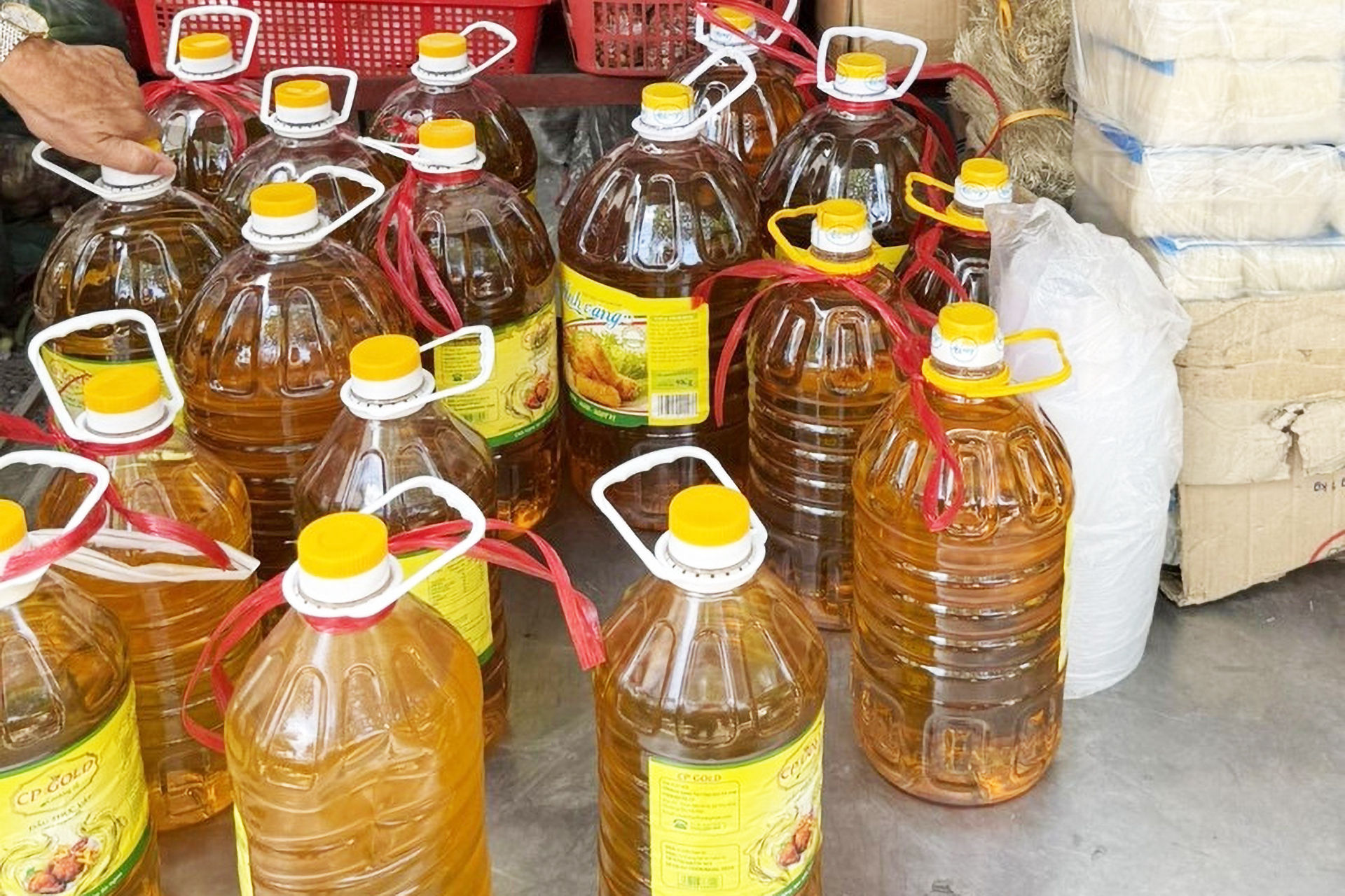 Siết dầu ăn: Lửa có thử được vàng?