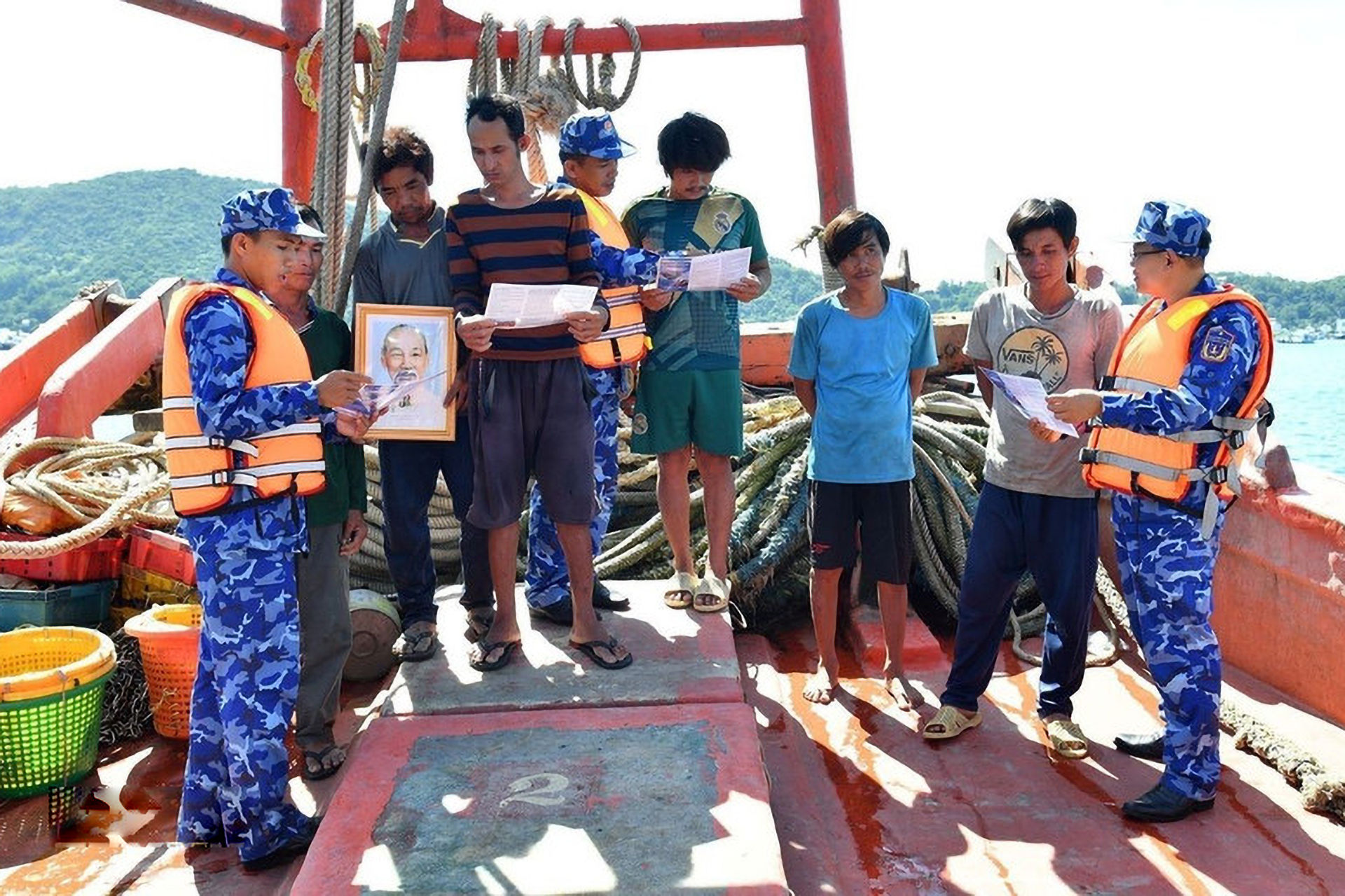 IUU: Cửa thoát ‘thẻ vàng’ đã rất gần 