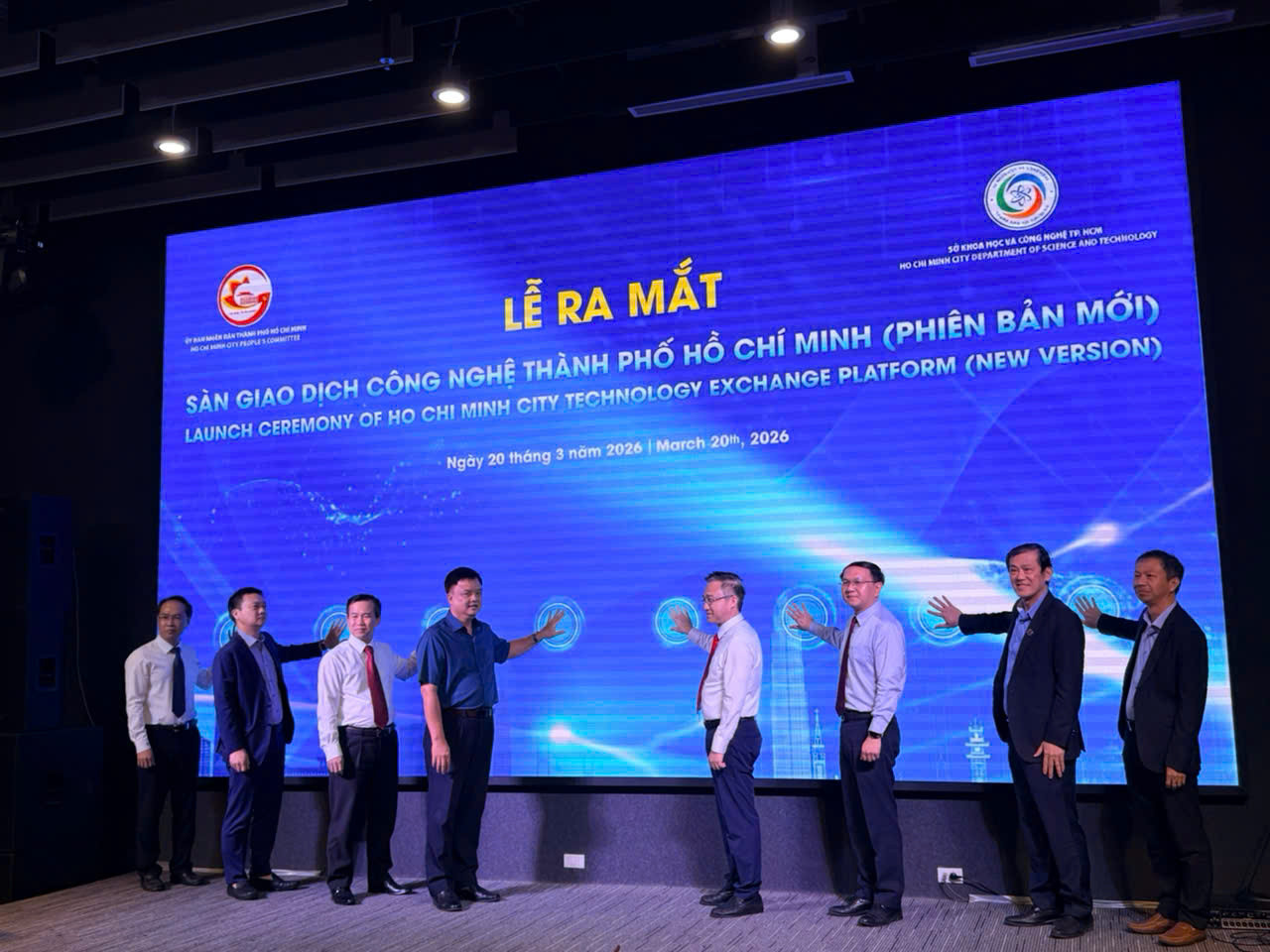 ra-mat-san-giao-dich-cong-nghe-tphcm-1.jpg