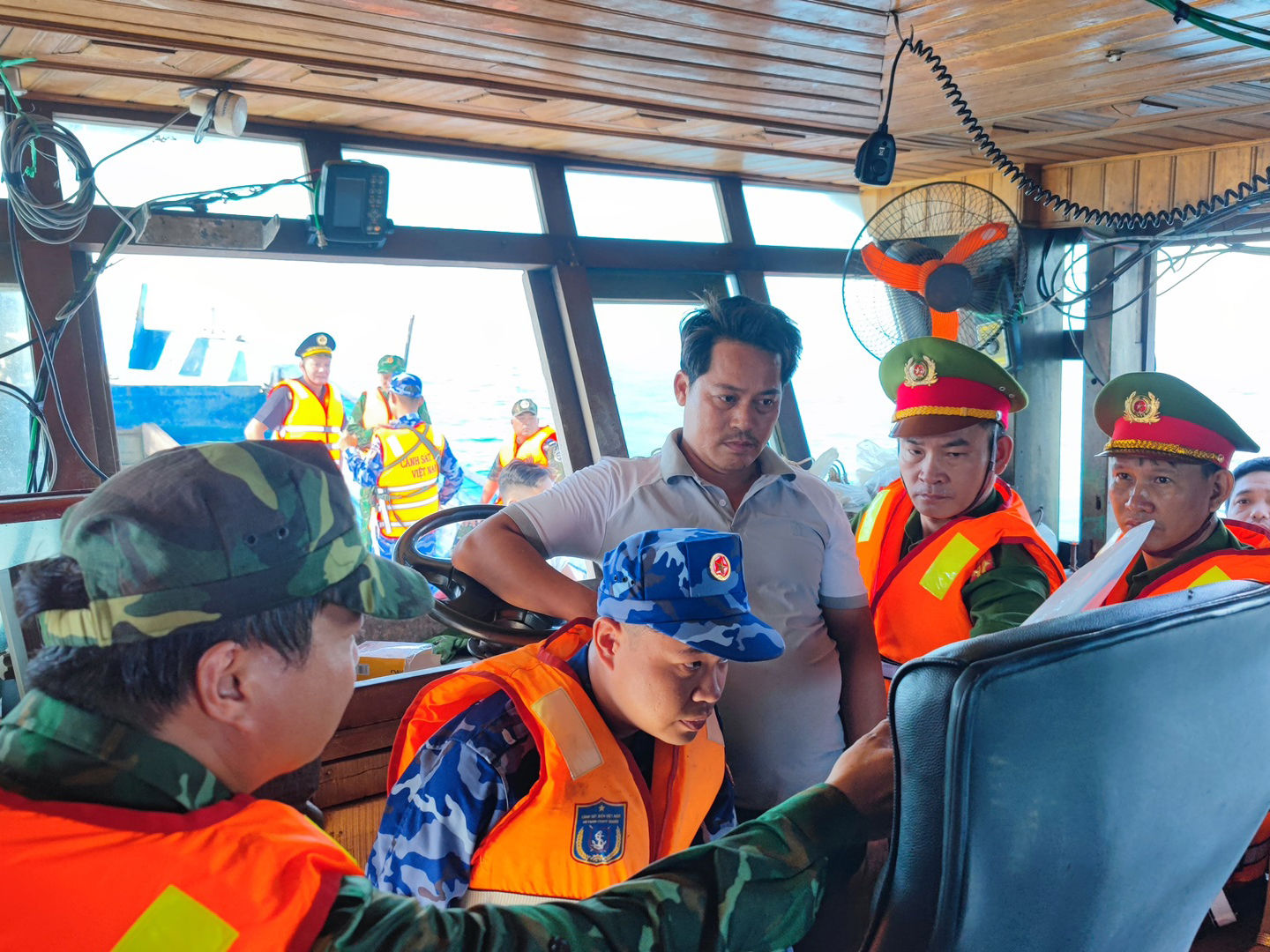 Phạt 2 tỷ đồng nếu vi phạm IUU: Trách nhiệm quốc gia hay 'canh bạc' sinh kế?