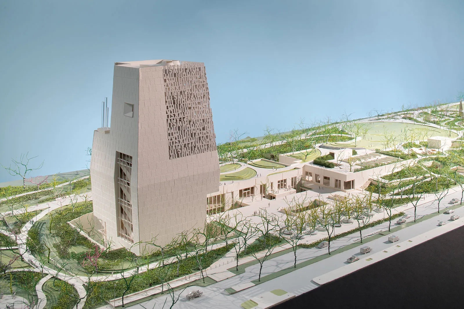 center_7_modelc.jpeg