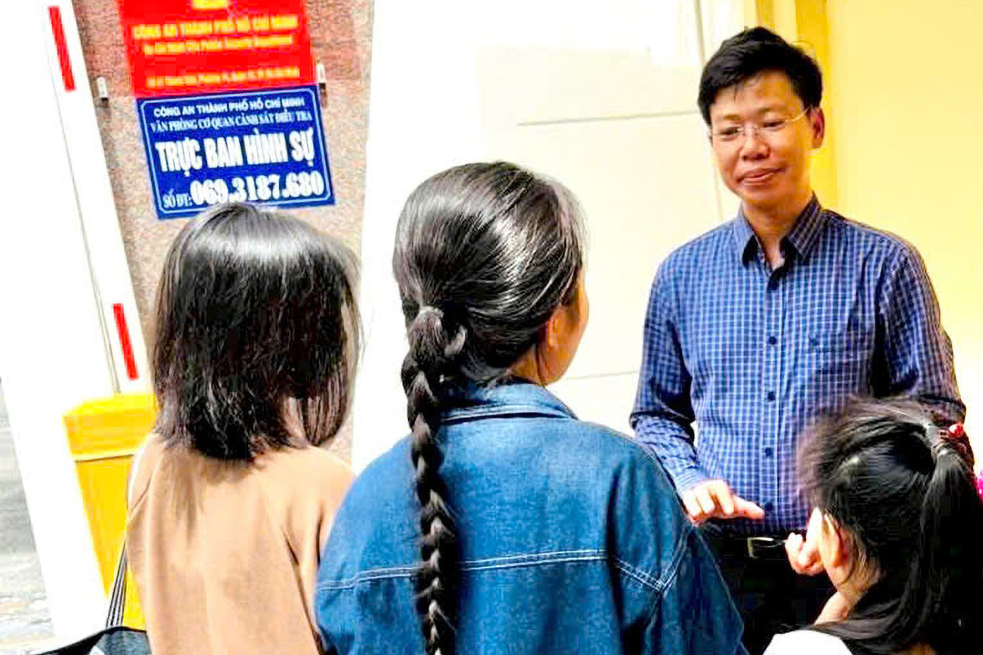 Hành vi xâm hại trẻ em