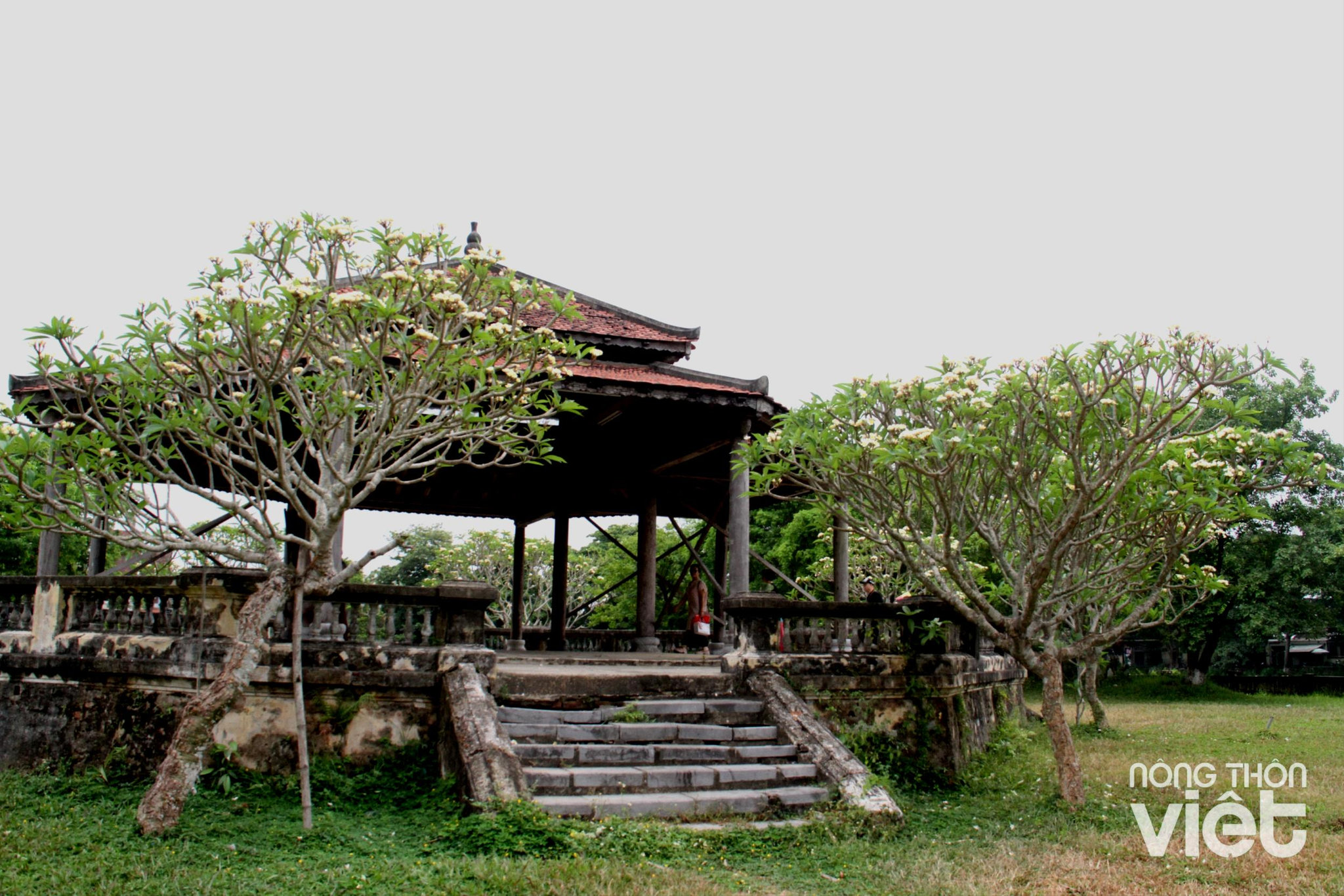 nhung-cong-trinh-kien-truc-vang-son-mot-thoi-nay-da-bac-mau-theo-thoi-gian(1).jpg