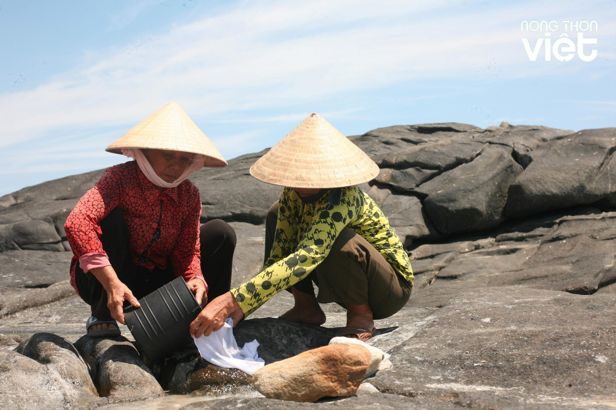 ba-thuong-ba-dao-lam-muoi-tren-da-nhu-cach-lam-cua-nguoi-sa-huynh-co.jpg