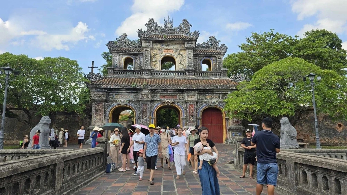 Du lịch miền Trung: Quy hoạch nhiều sân bay, lợi gì? 