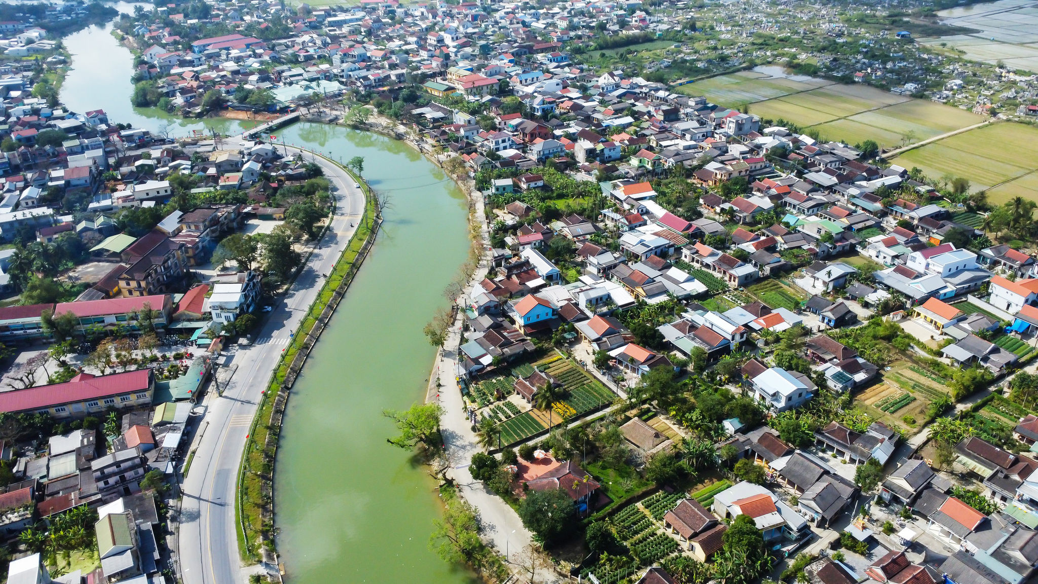 Toàn cảnh trên cao làng Dương Nỗ. Nguồn: thanhnien.vn