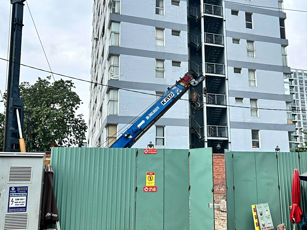 Công trình trạm biến áp nằm sát chung cư Hoàng Hoa Thám.