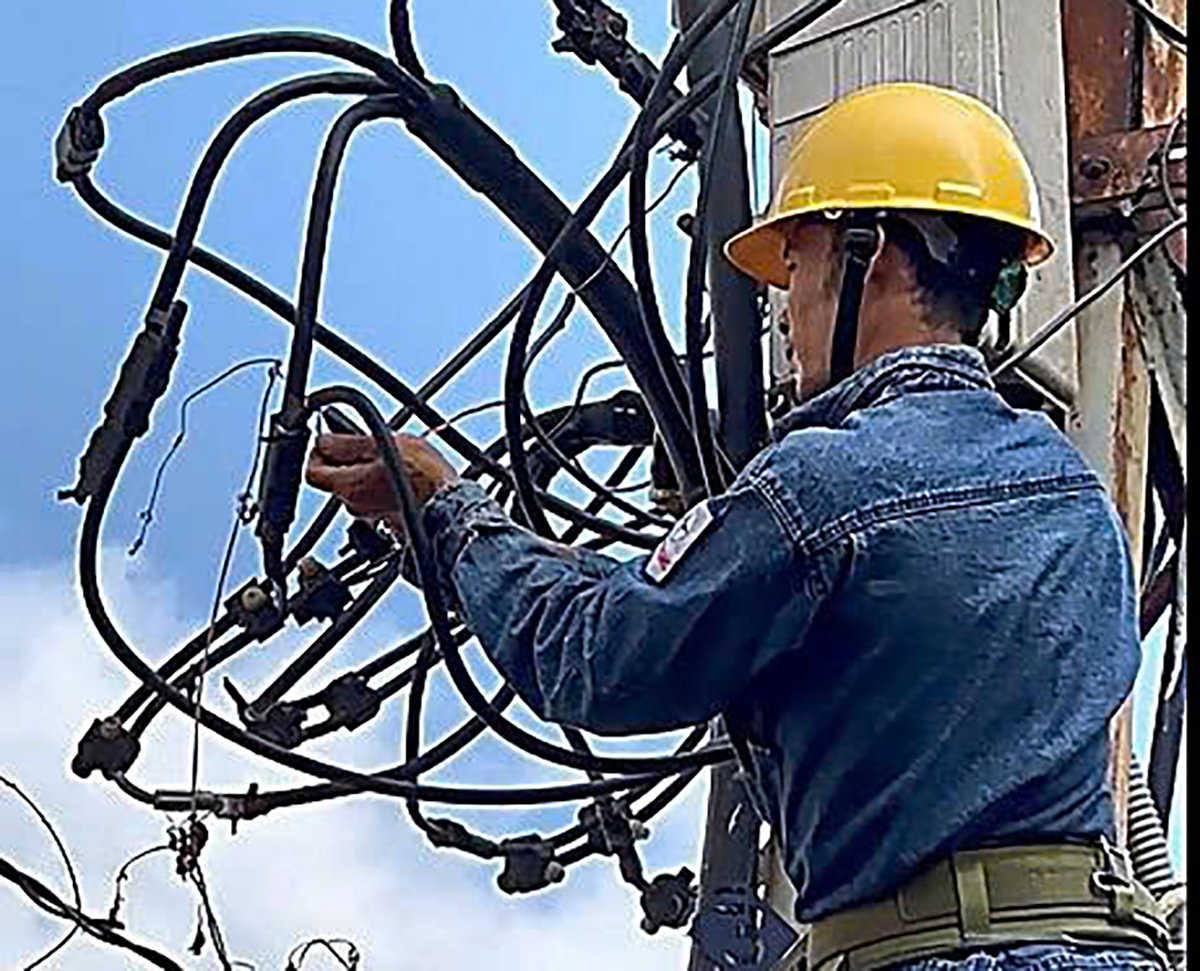 Theo các chuyên gia, dòng rò điện là hiện tượng điện thất thoát ra ngoài do hệ thống cách điện xuống cấp hoặc hư hỏng.