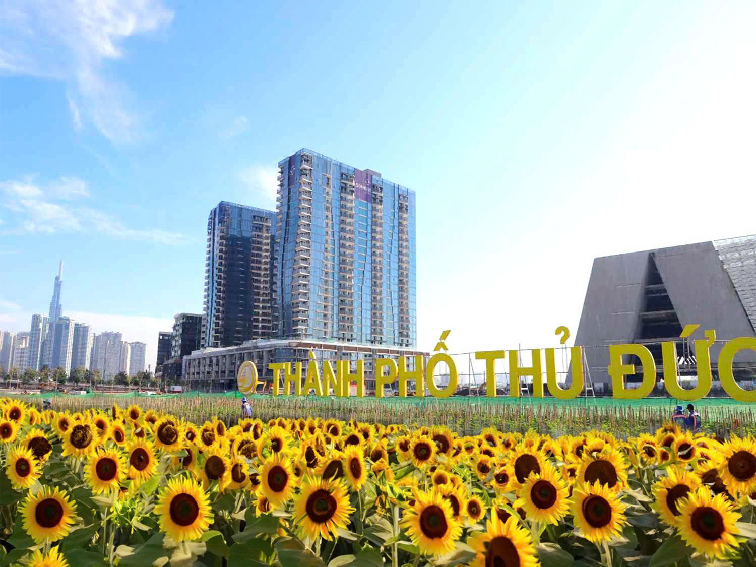Lần đầu tiên, những khái niệm mơ hồ như niềm tin và sự hài lòng được lượng hóa khoa học, trở thành 