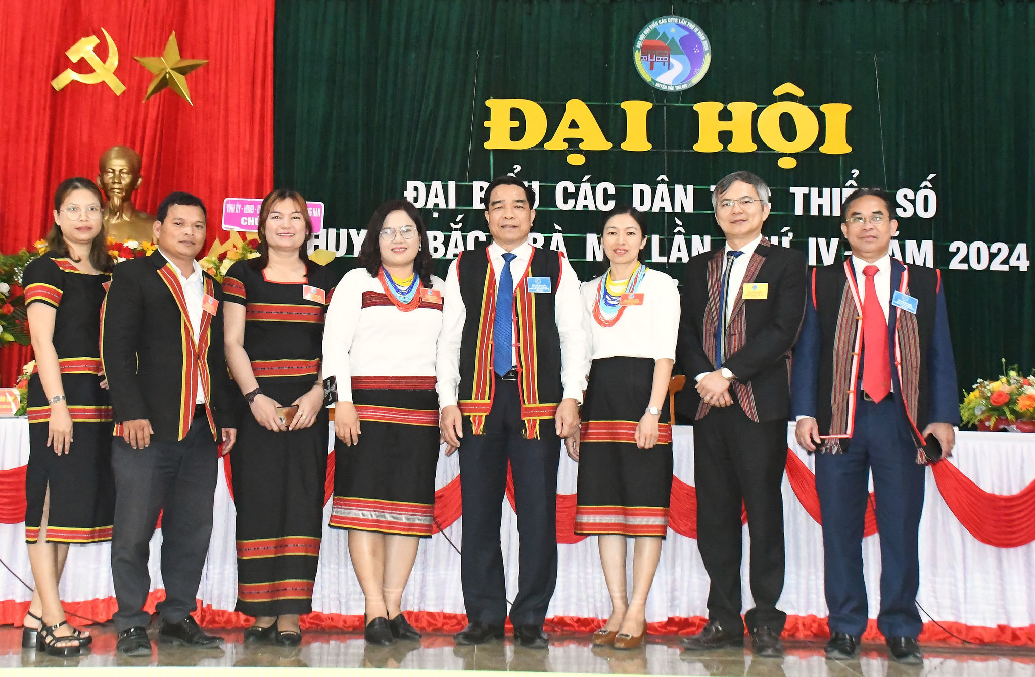 5. Trang phuc truyen thong cac dai bieu du mac