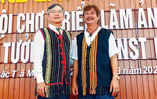 7. Quang va ong Vu