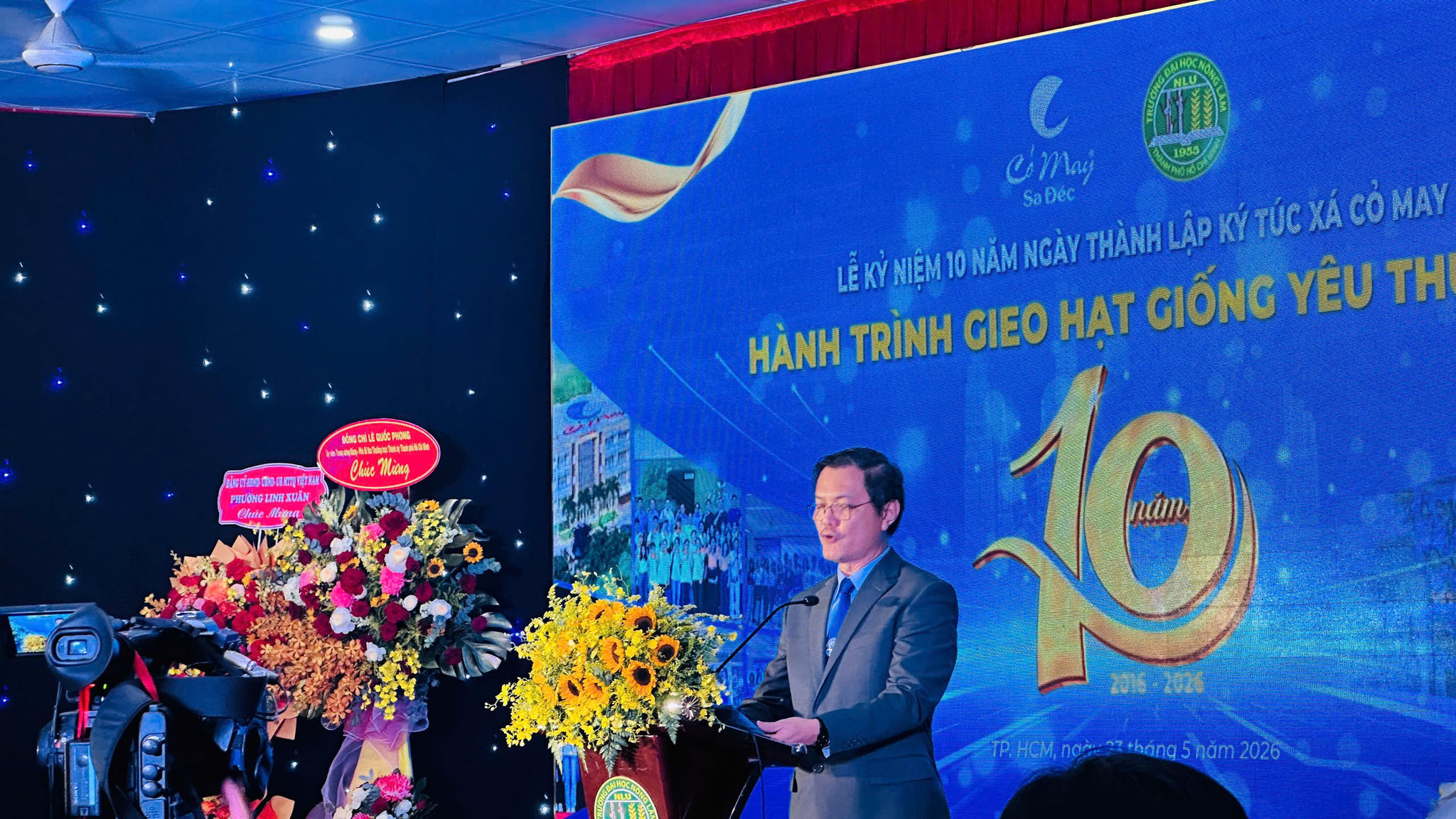 10-nam-ky-tuc-xa-co-may-16.jpg