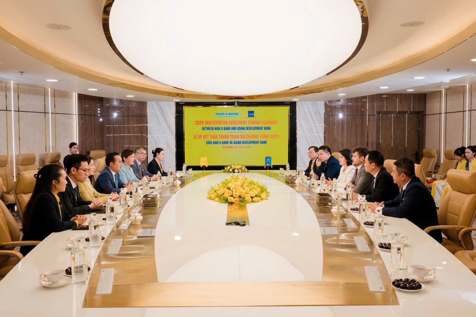 Việc mở rộng hợp tác với các định chế tài chính quốc tế khẳng định sự đánh giá cao của thị trường quốc tế đối với sự phát triển bền vững của Nam A Bank .