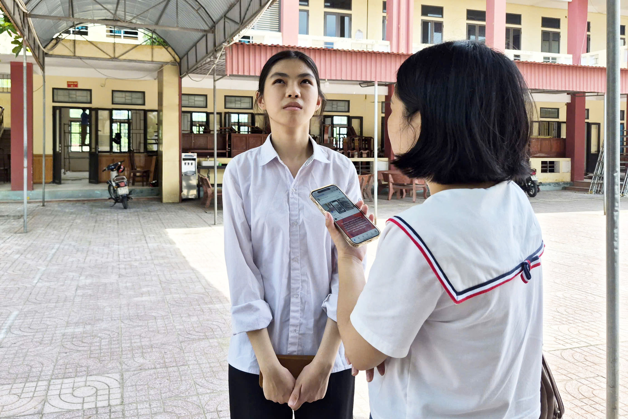 Lê Thị Hoài Thu thủ khoa khối B00 4