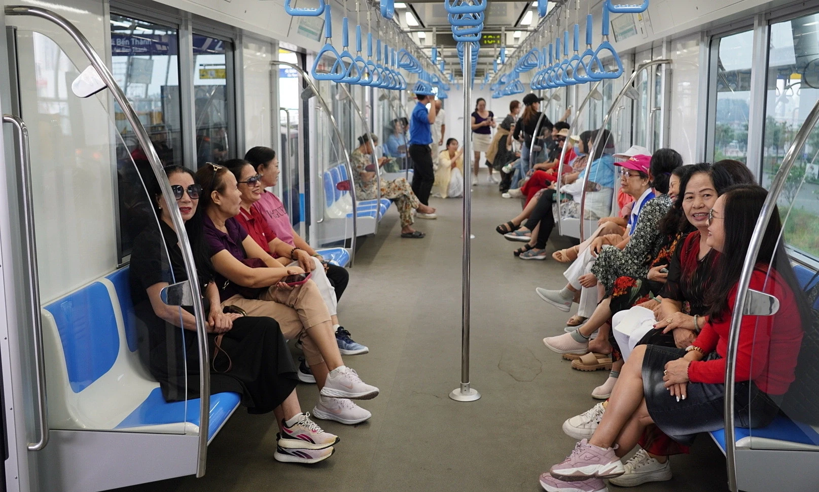 Metro trở thành phương tiện công cộng được người dân TP.HCM ưu tiên đi lại. Ảnh VNE.