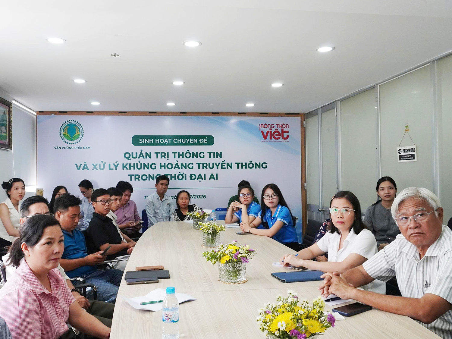 Buổi sinh hoạt chuyên đề về quản trị thông tin và xử lý khủng hoảng truyền thông trong thời đại AI sáng ngày 14/7, tại Văn phòng phía Nam - Tổng hội NN&PTNT Việt Nam.