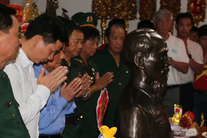 Tượng bác 2