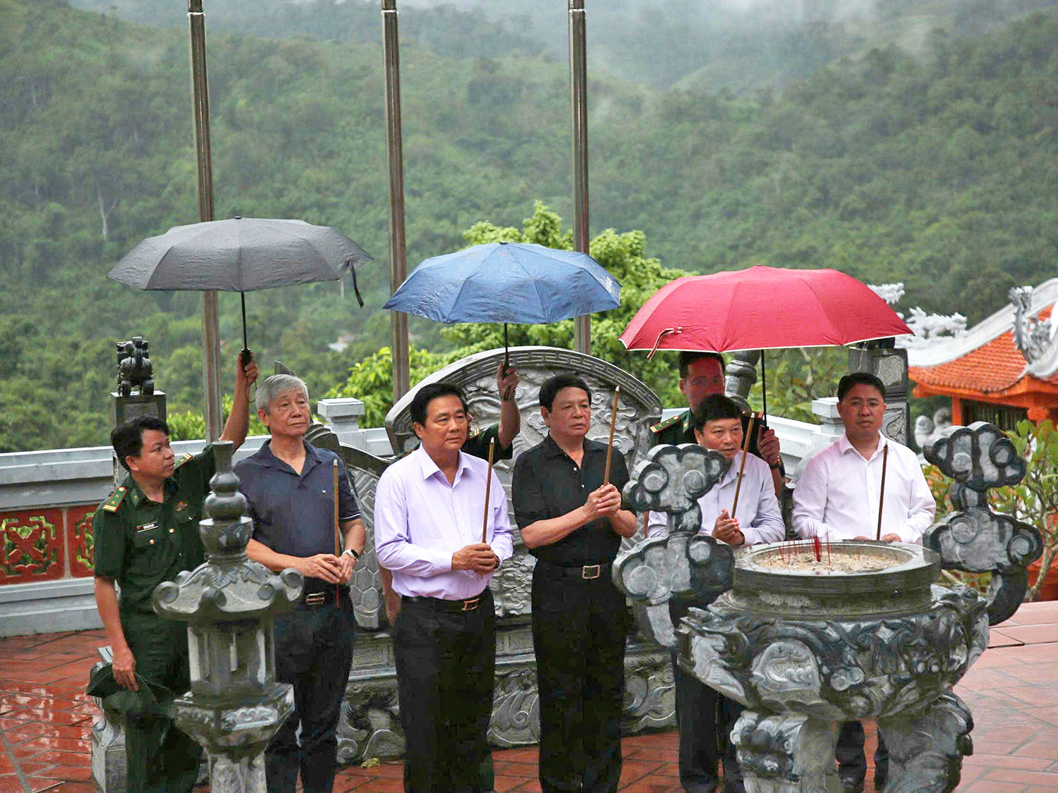 Viếng Đền ngày 24:7