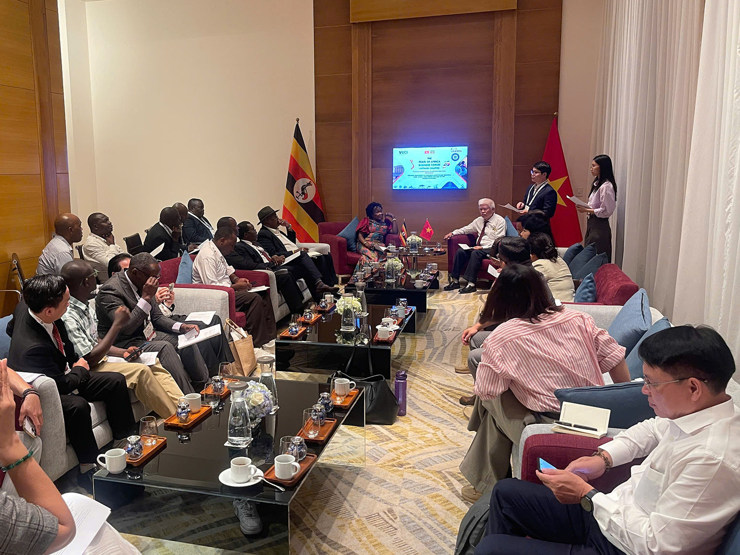 Phía Uganda đánh giá cao kinh nghiệm phát triển nông nghiệp của Việt Nam