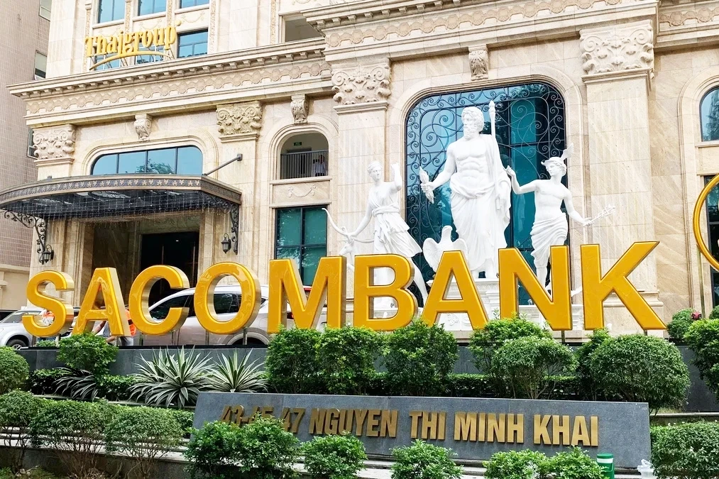 Sacombank xoá nợ 1,7 tỷ đồng cho hai anh em mồ côi ở Đà Nẵng 