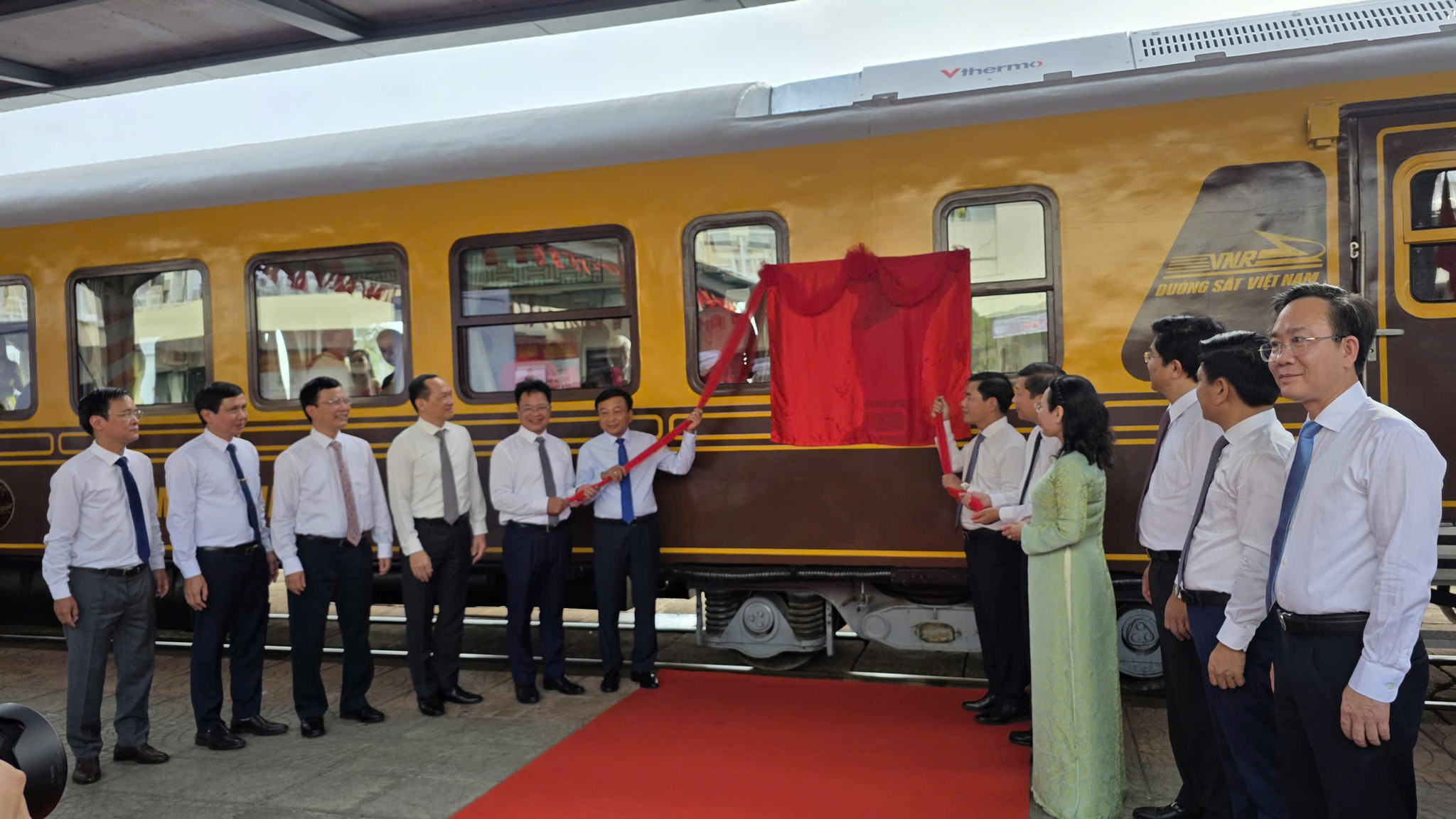 Sản phẩm OCOP lên xe lửa cùng “Hành trình di sản thế giới” 