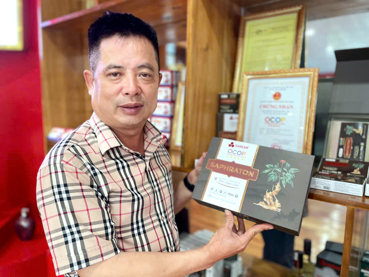 Ông Nguyễn Đức Lực - Chủ tịch Hội Sâm Ngọc Linh Quảng Nam: 'Dán tem cho sâm là quá cần thiết!'