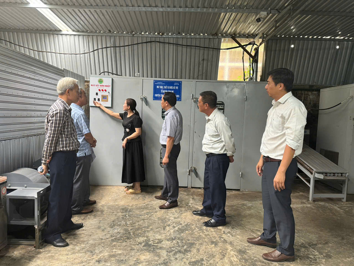 Sở Công Thương đã phê duyệt hỗ trợ từ nguồn vốn khuyến công địa phương giúp công ty Cổ phần Sản xuất Chế biến Nông sản Hà Chuẩn mạnh dạn tái cấu trúc toàn diện dây chuyền công nghệ. Ảnh: SCTĐL