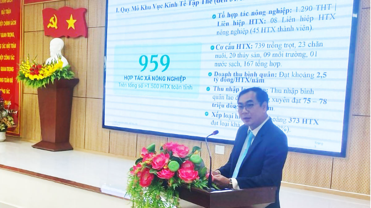 Ông Phan Đình Khiêm - Phó Chủ tịch Liên minh HTX Lâm Đồng chia sẻ tại hội thảo.