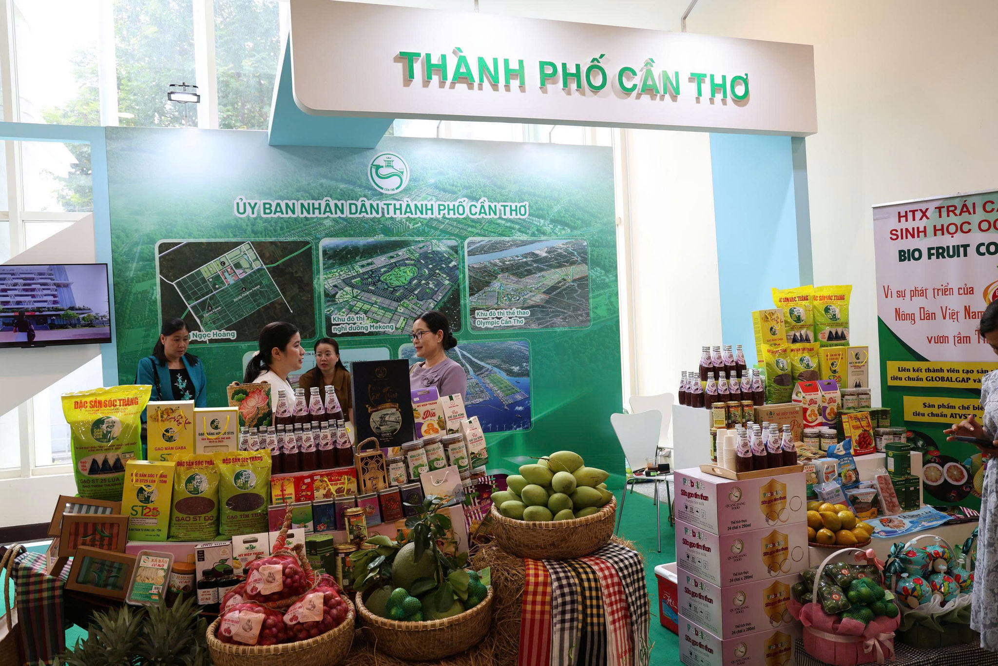 hoi-nghi-ket-noi-dau-tu-lien-vung-3.jpg