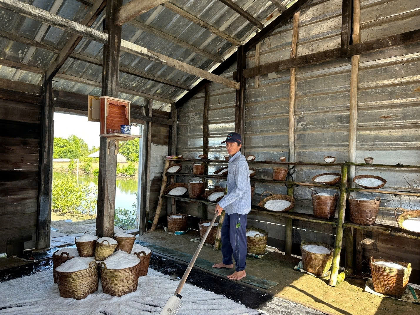 Du lịch cộng đồng tạo sinh kế cho người dân Thiềng Liềng (1)
