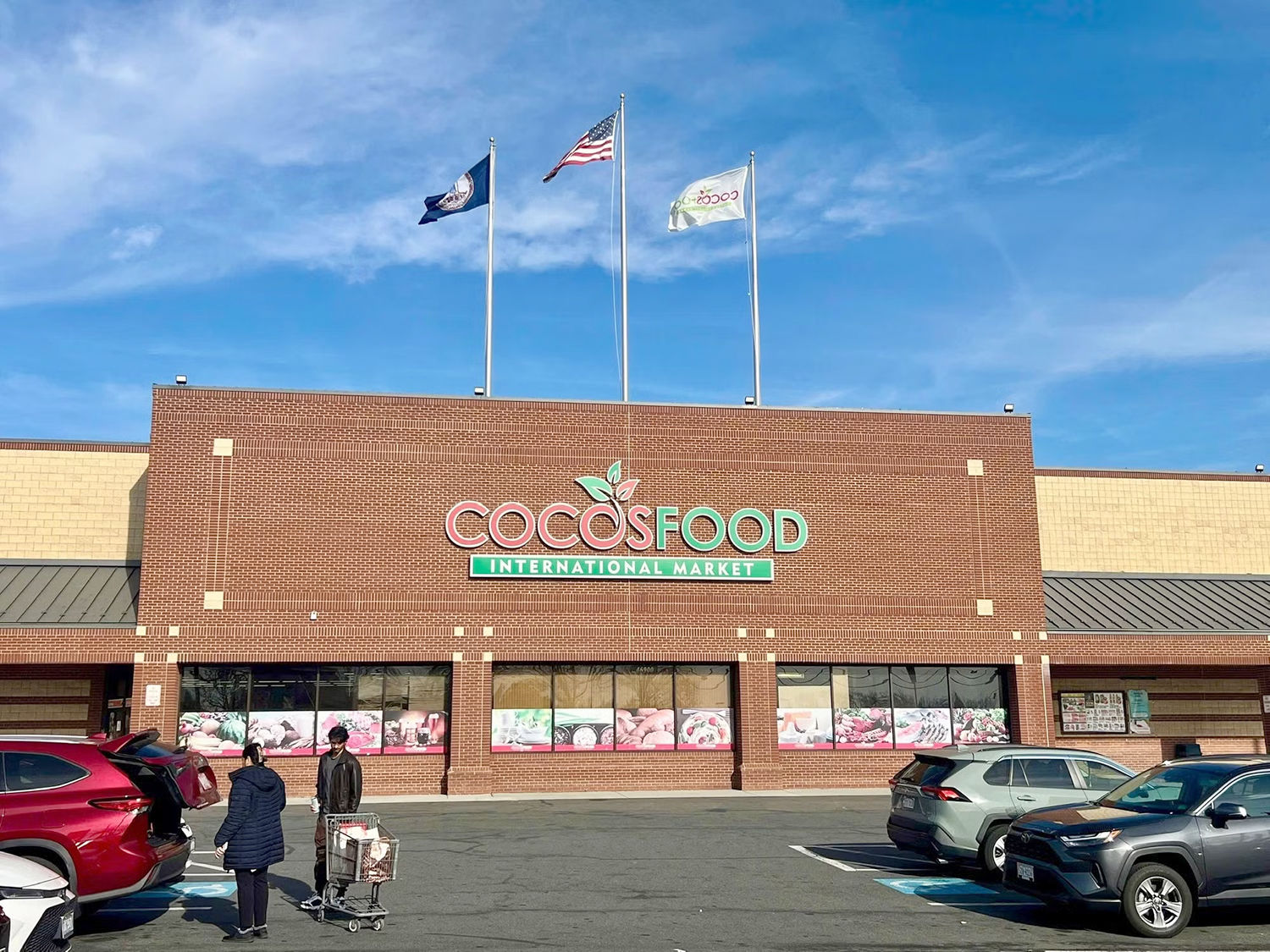 Sản phẩm cà phê Baka và Đak Yang có mặt tại siêu thị Cocos Food ở bang Virginia (Mỹ) Ảnh: ĐVCC