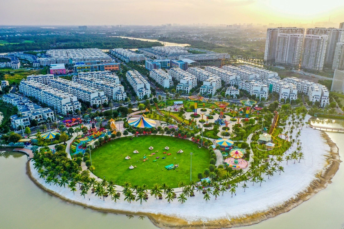 Một ngày chốt liền 2 căn Vinhomes với tổng giá trị gần 20 tỉ đồng cho thấy một thực tế là dòng tiền chưa từng rút lui.