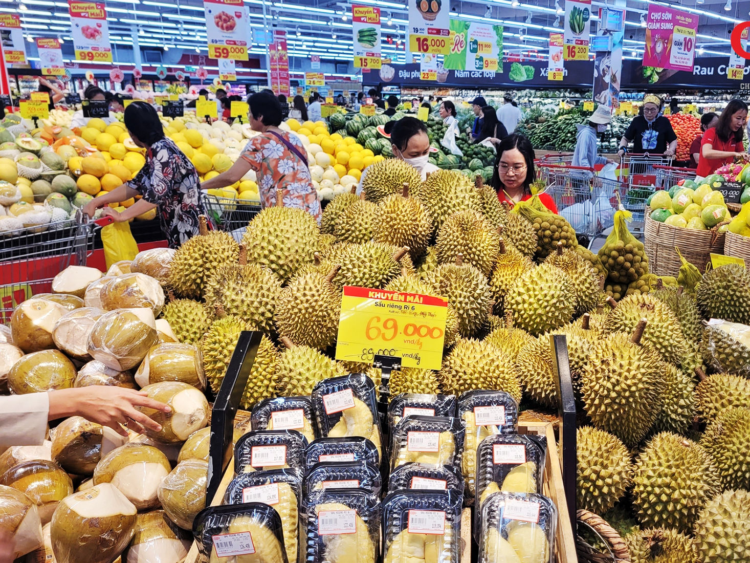 Ở góc độ thị trường, các hiệp hội, doanh nghiệp đề nghị tăng cường xúc tiến thương mại, tháo gỡ rào cản và hỗ trợ mở thị trường mới, giảm phụ thuộc vào một số thị trường lớn. Ảnh: SKOnline