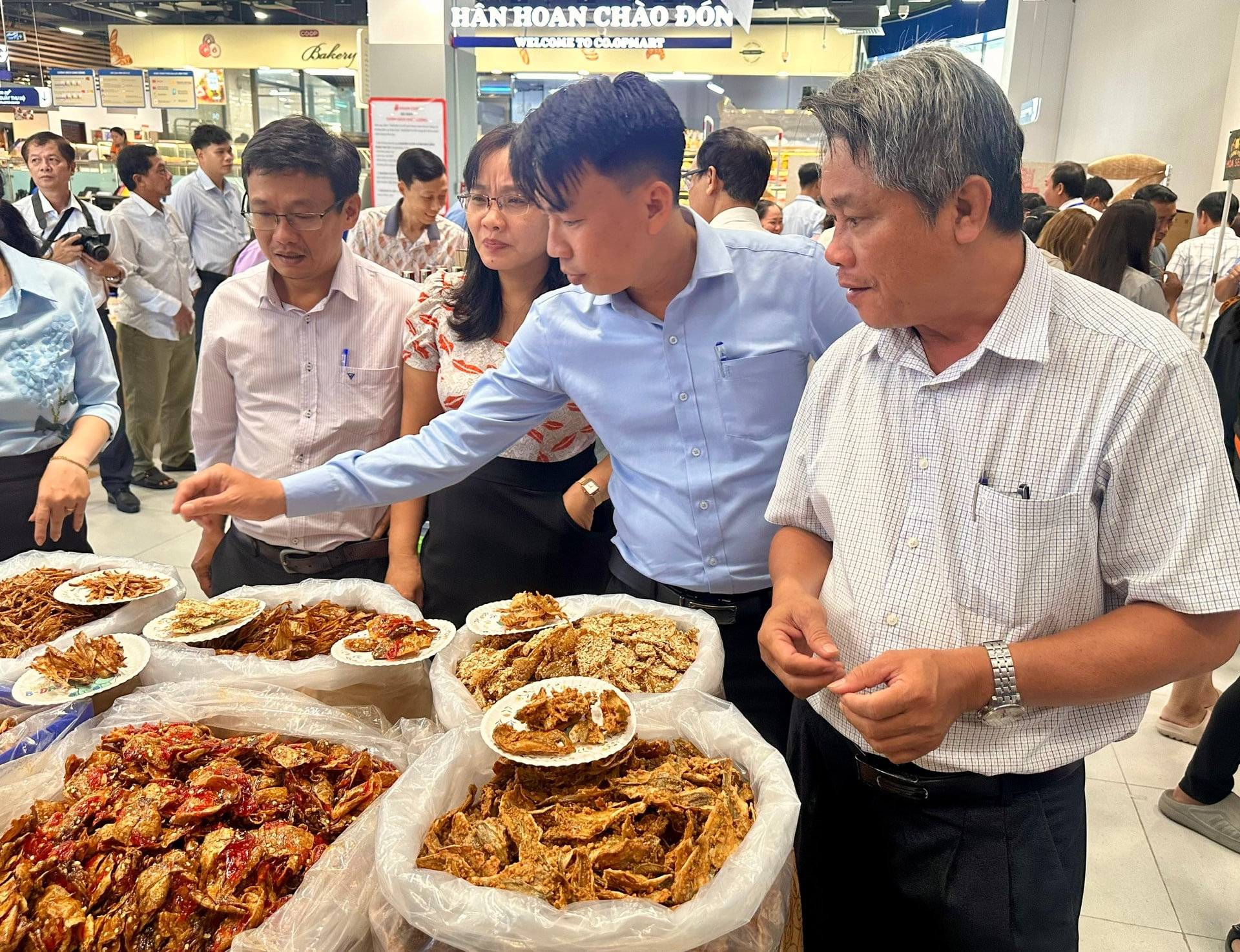 Bán lẻ về nông thôn tạo hệ sinh thái bền vững (10)